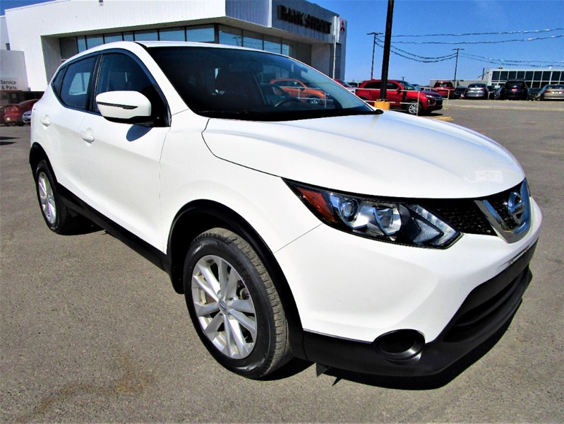 Ottawa Used 2017 Nissan Qashqai Sv Cvt Dilawri Used Inventory Display Nobodydealslike Com Jn1bj1cr2hw115250