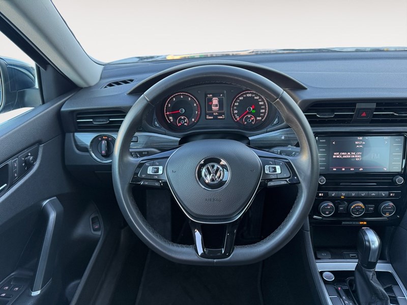 2021 Volkswagen Passat Highline Auto