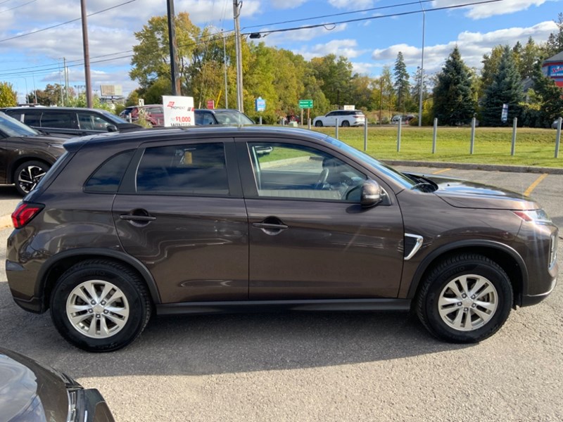 2022 Mitsubishi RVR SE AWC