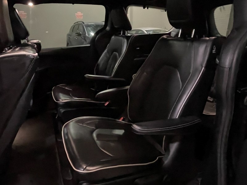 2022 Chrysler Pacifica Hybrid Limited 2WD